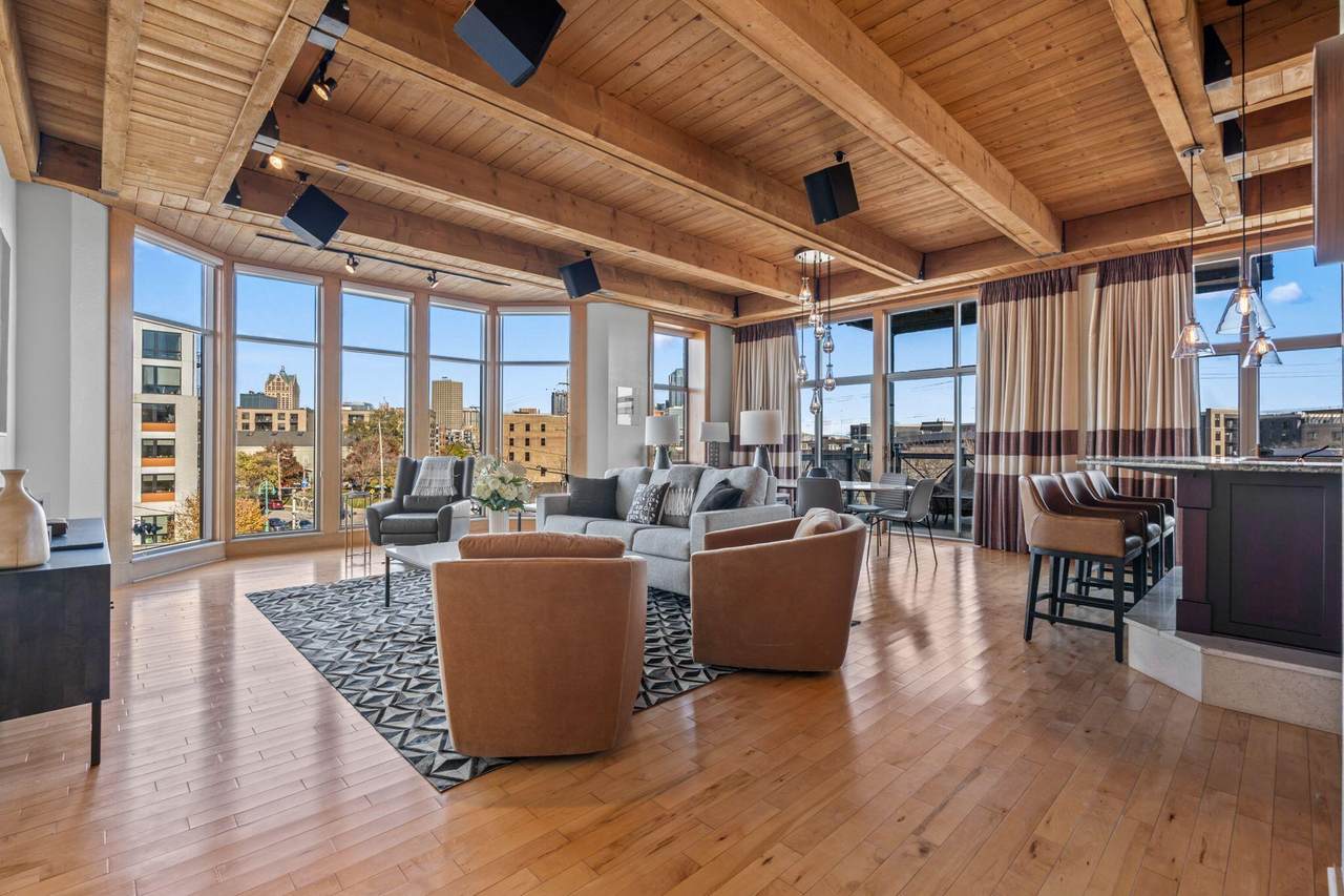 541 Erie St - Photo 1