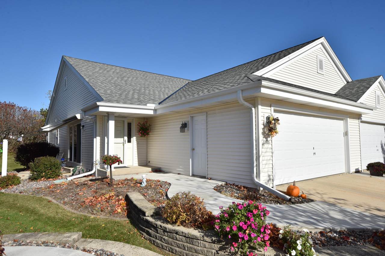 1875 Woodview Cir - Photo 1