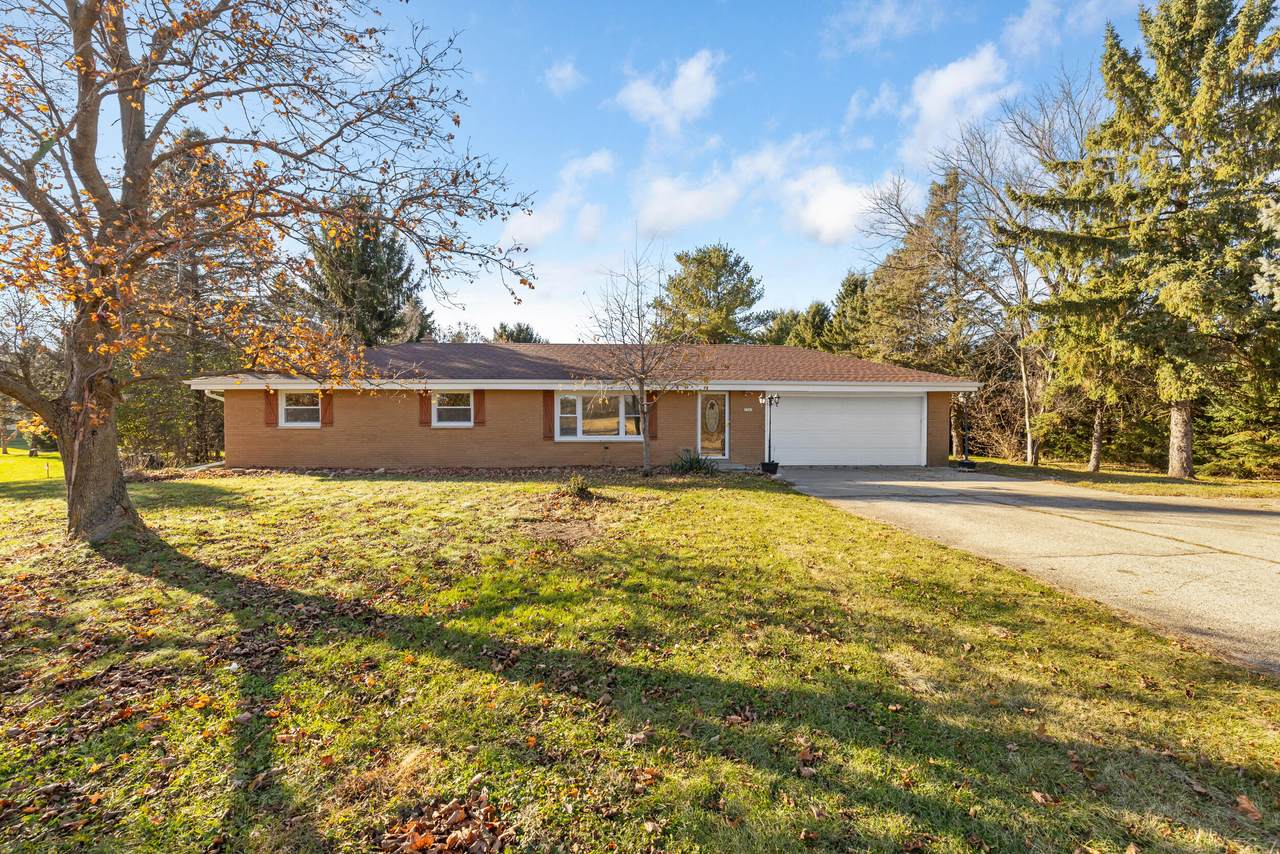 1341 Scenic Rd - Photo 1