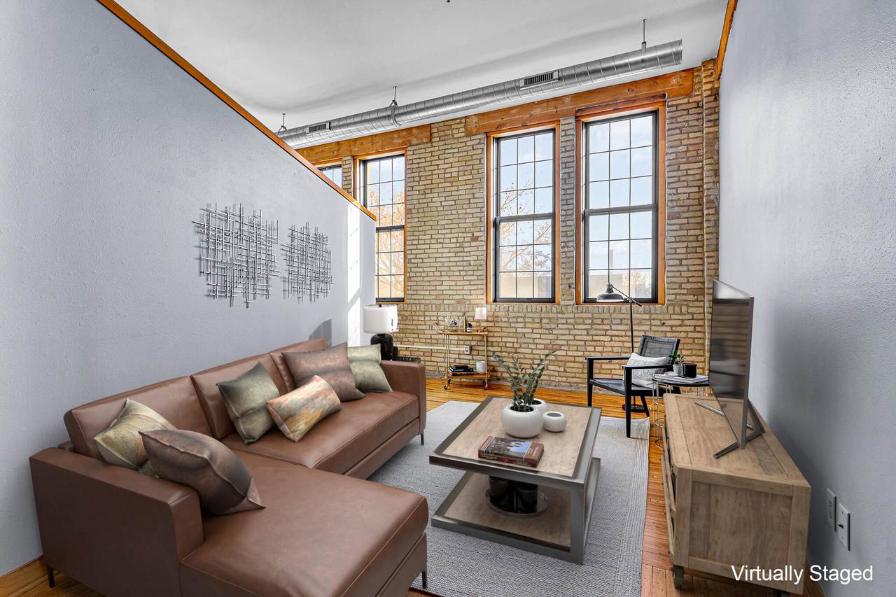 1017 2nd St - Photo 1