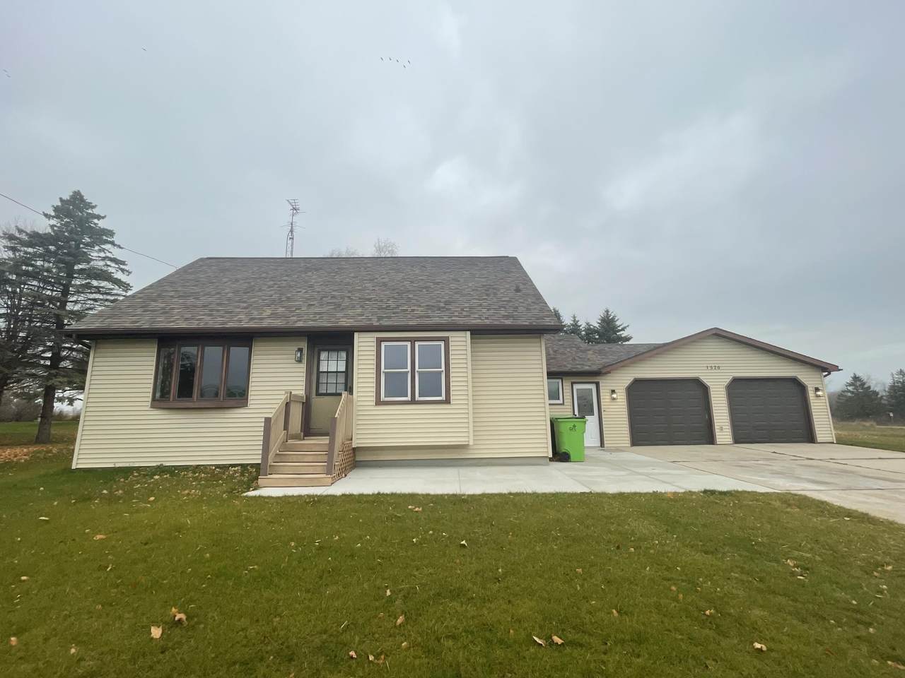 1520 North Ave - Photo 1