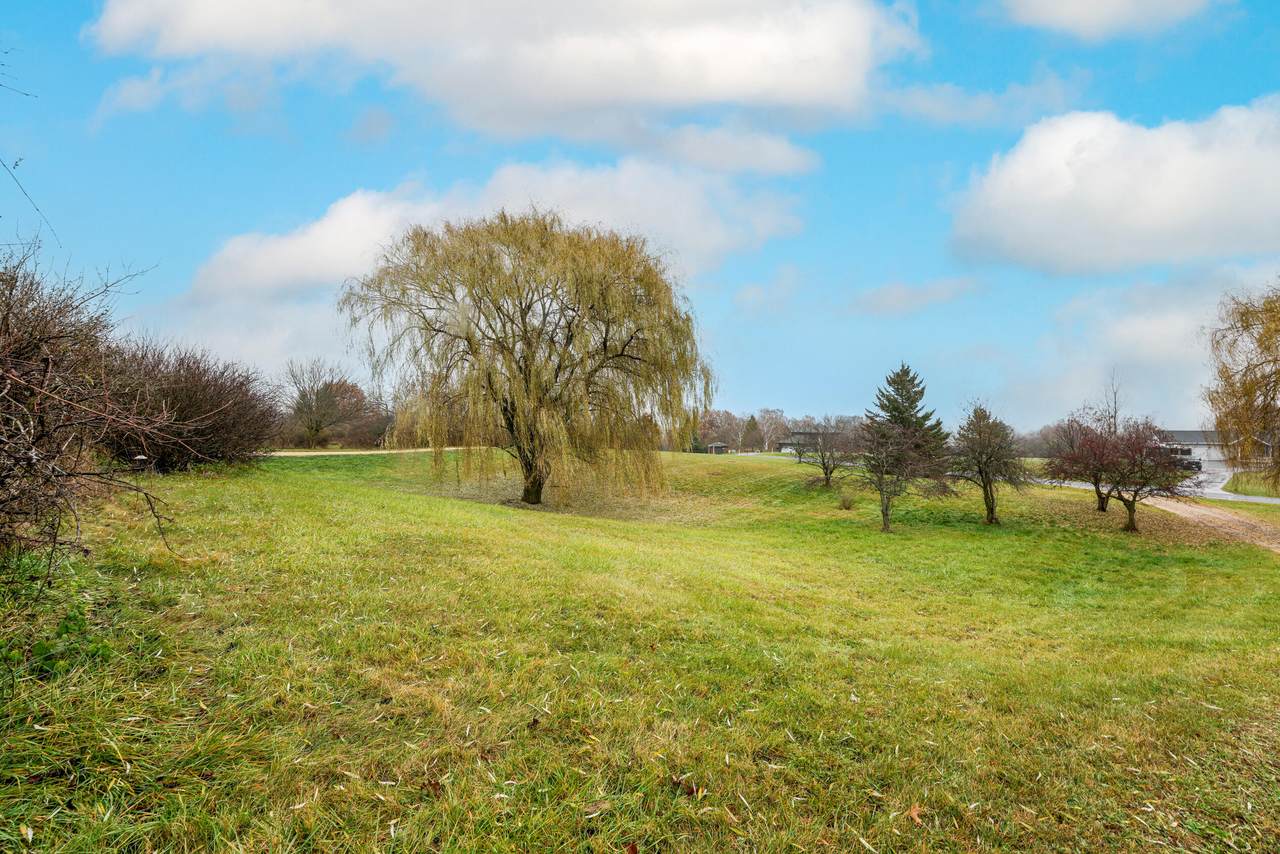 W8320 Springwood Ln - Photo 1