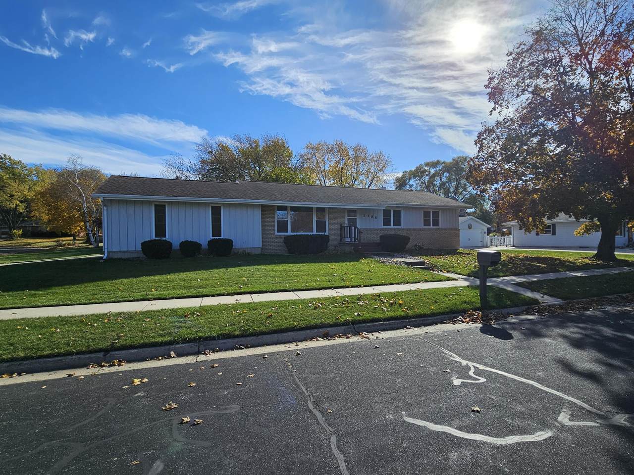 1305 Endl Blvd - Photo 1