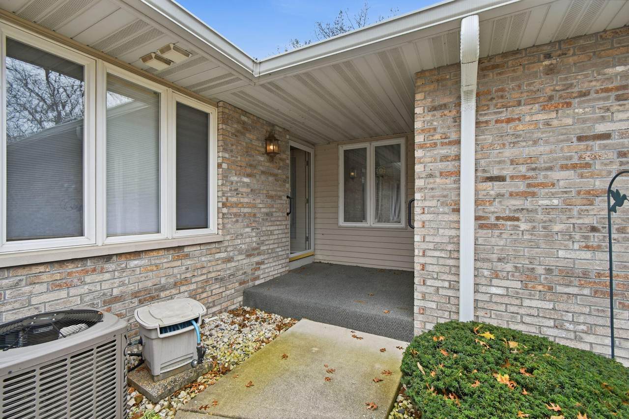 404 Monica Ave - Photo 1