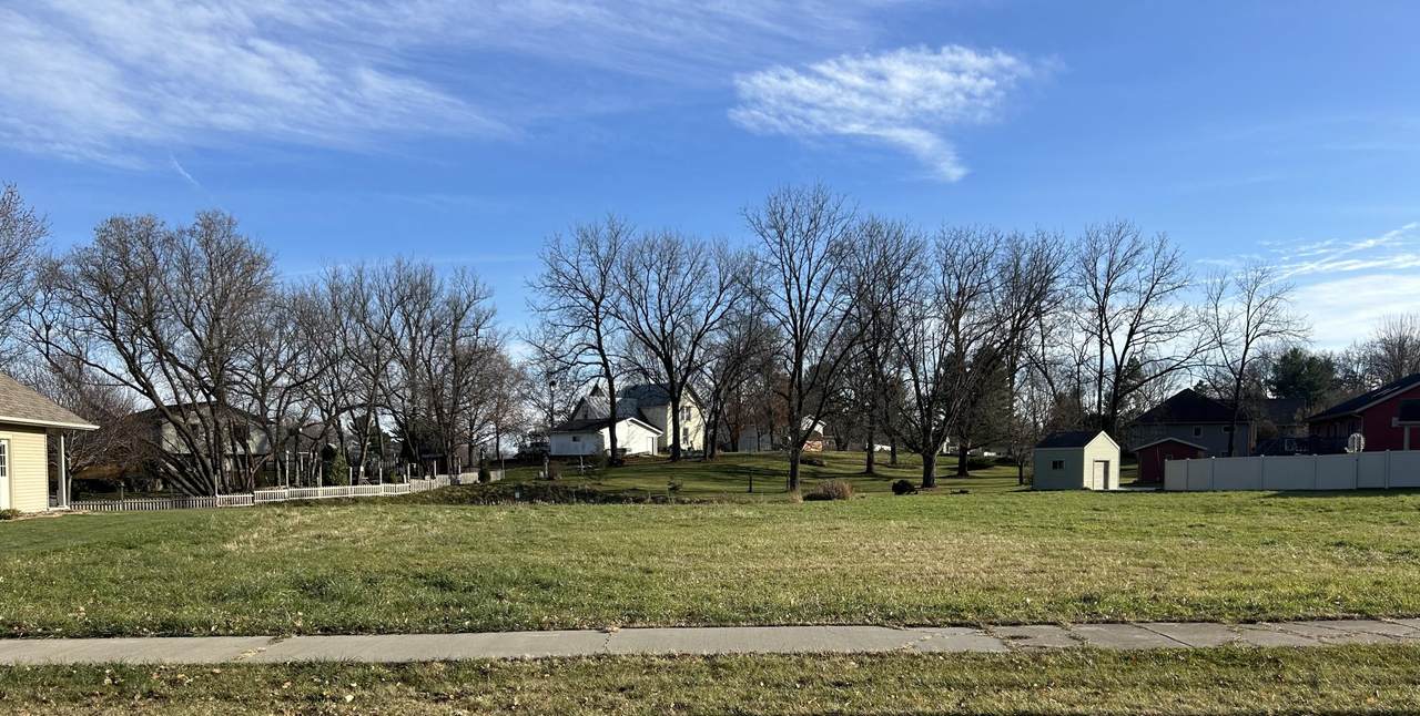 525 Dewitt St - Photo 1