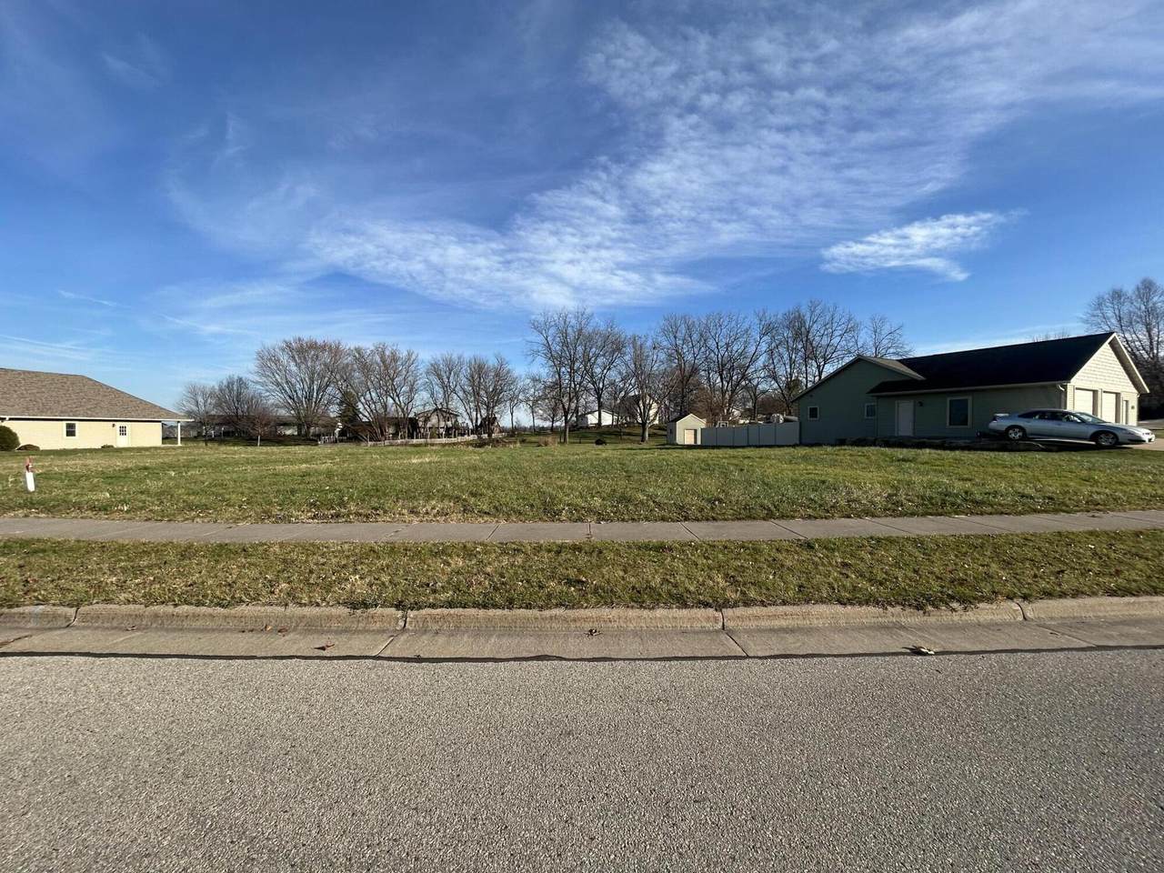 515 Dewitt St - Photo 1