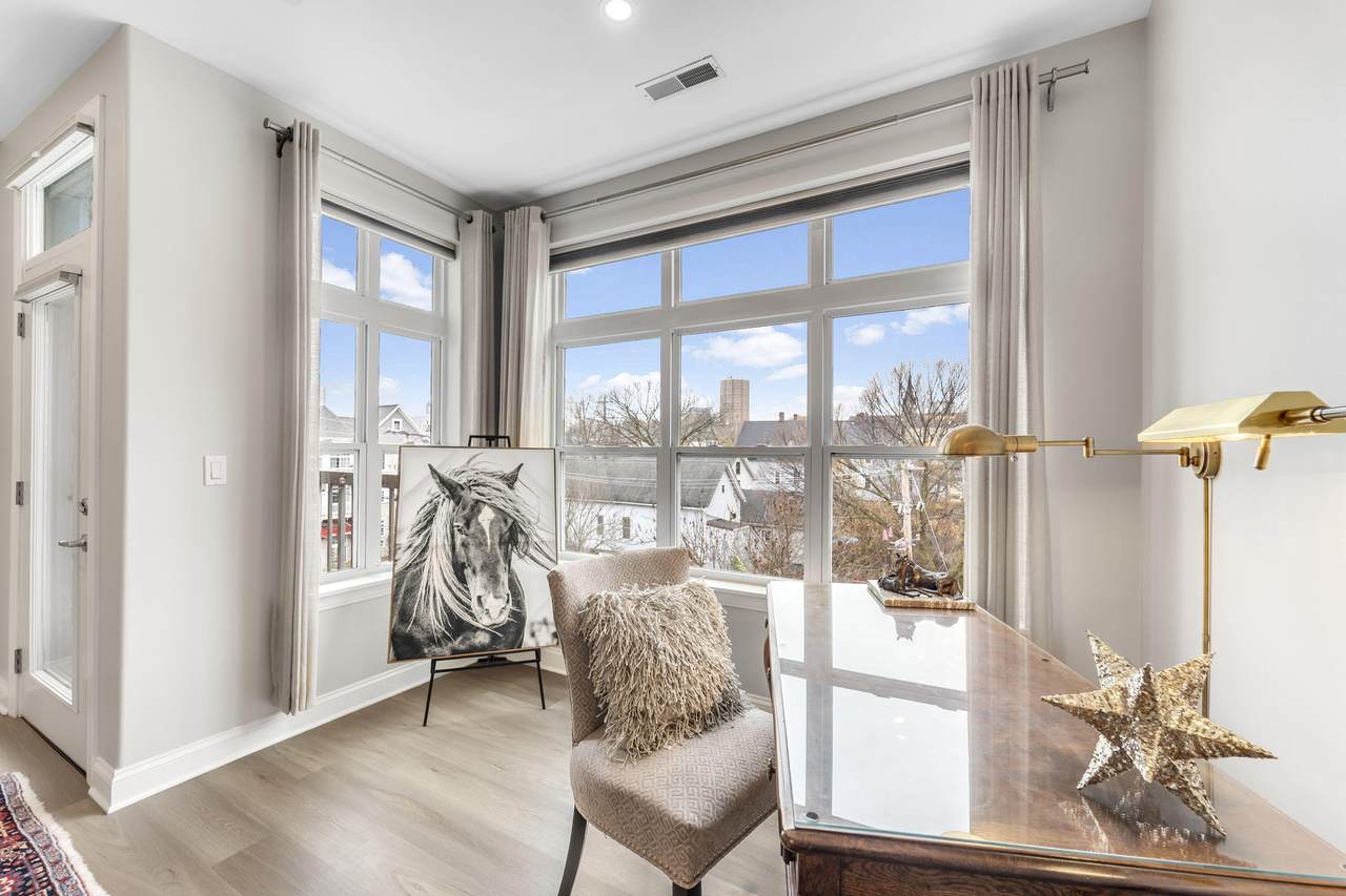 1925 Water St - Photo 1