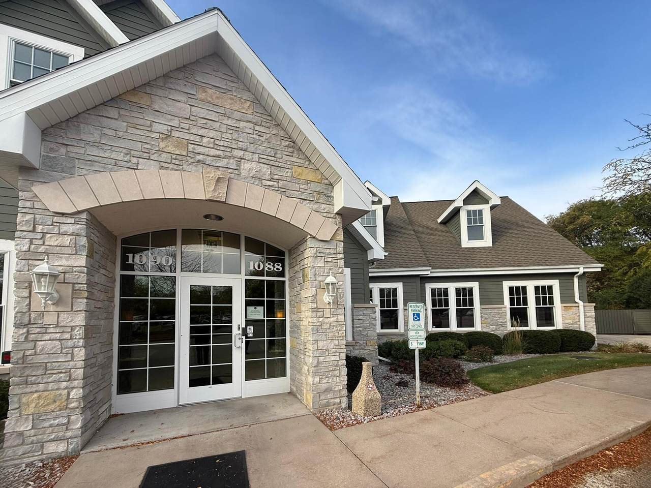 1088 Main St - Photo 1