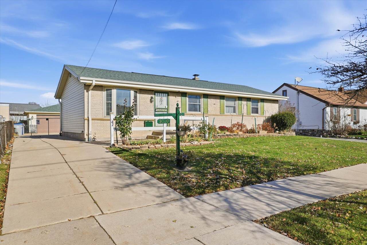 9320 Howard Ave - Photo 1