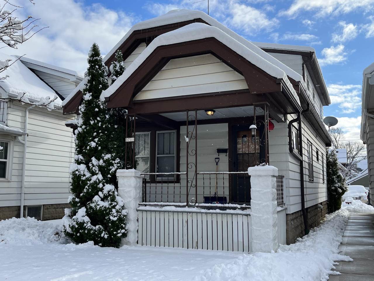 3711 Orchard St - Photo 1