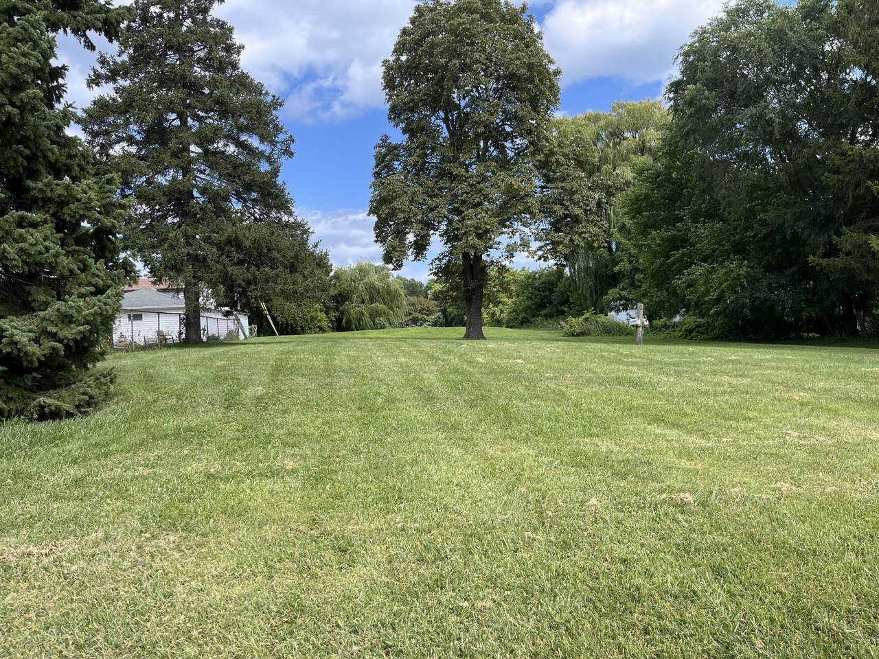 3814 Kinnickinnic Ave - Photo 1