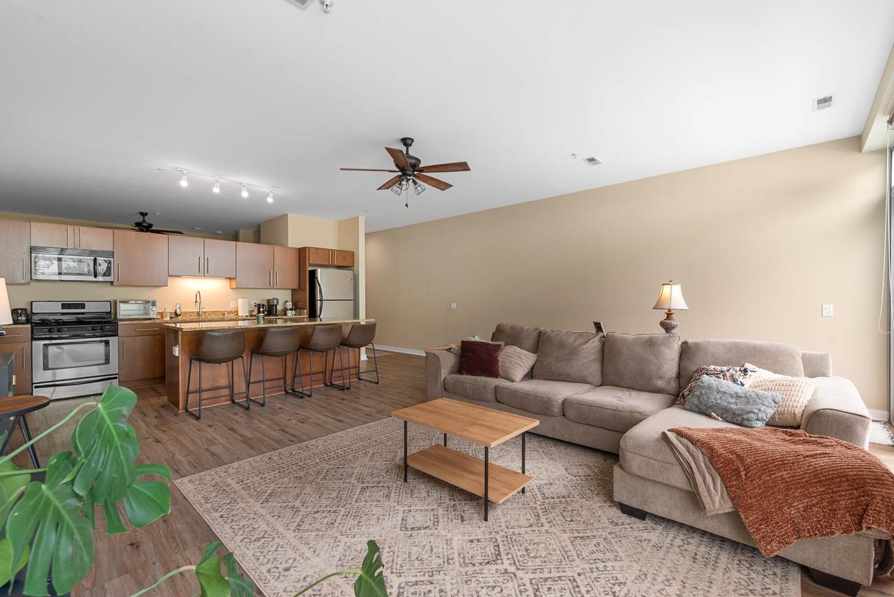 1902 Commerce St - Photo 1