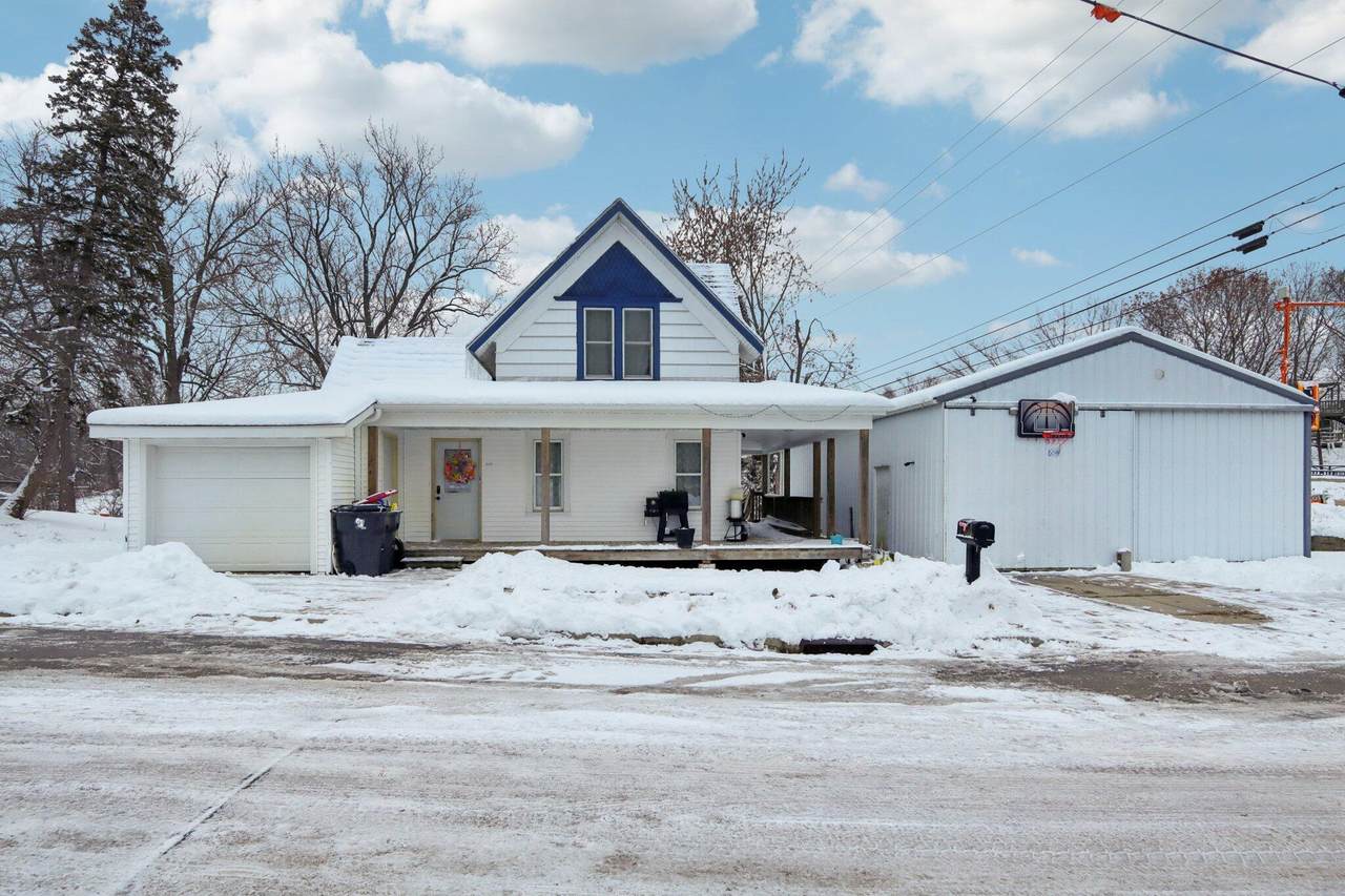 203 Sheldon St - Photo 1