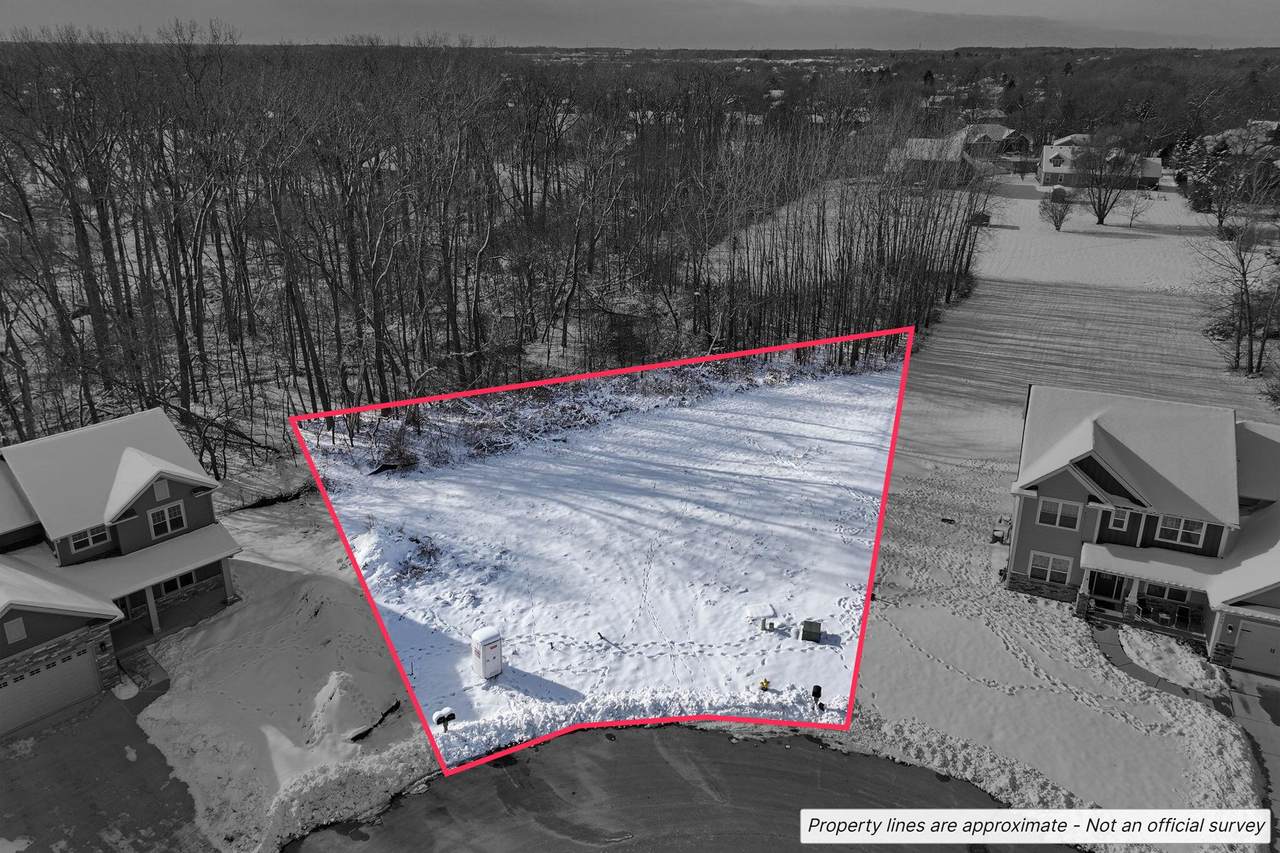 727 Brookview Ct - Photo 1