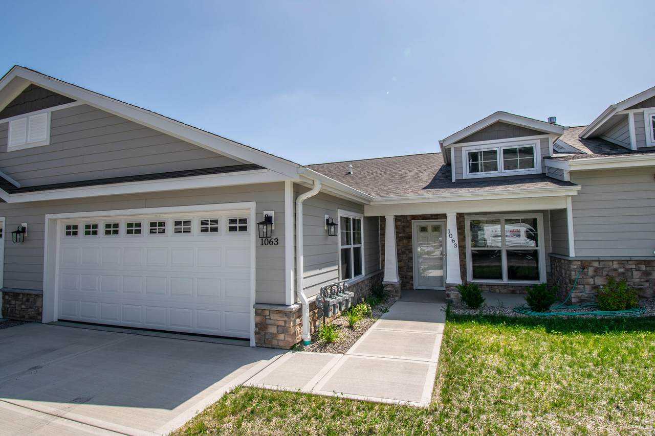 1118 Harbor Ave - Photo 1