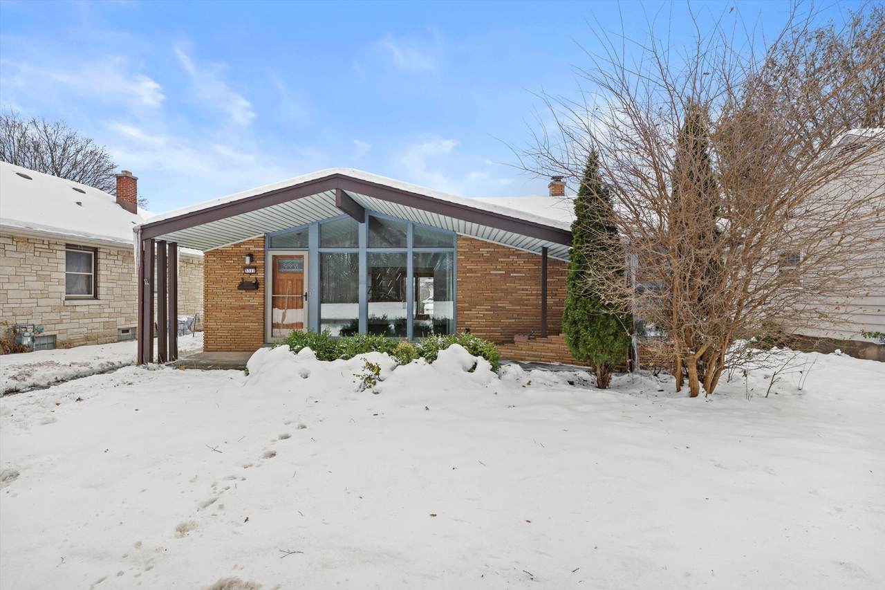 3311 Manitoba St - Photo 1