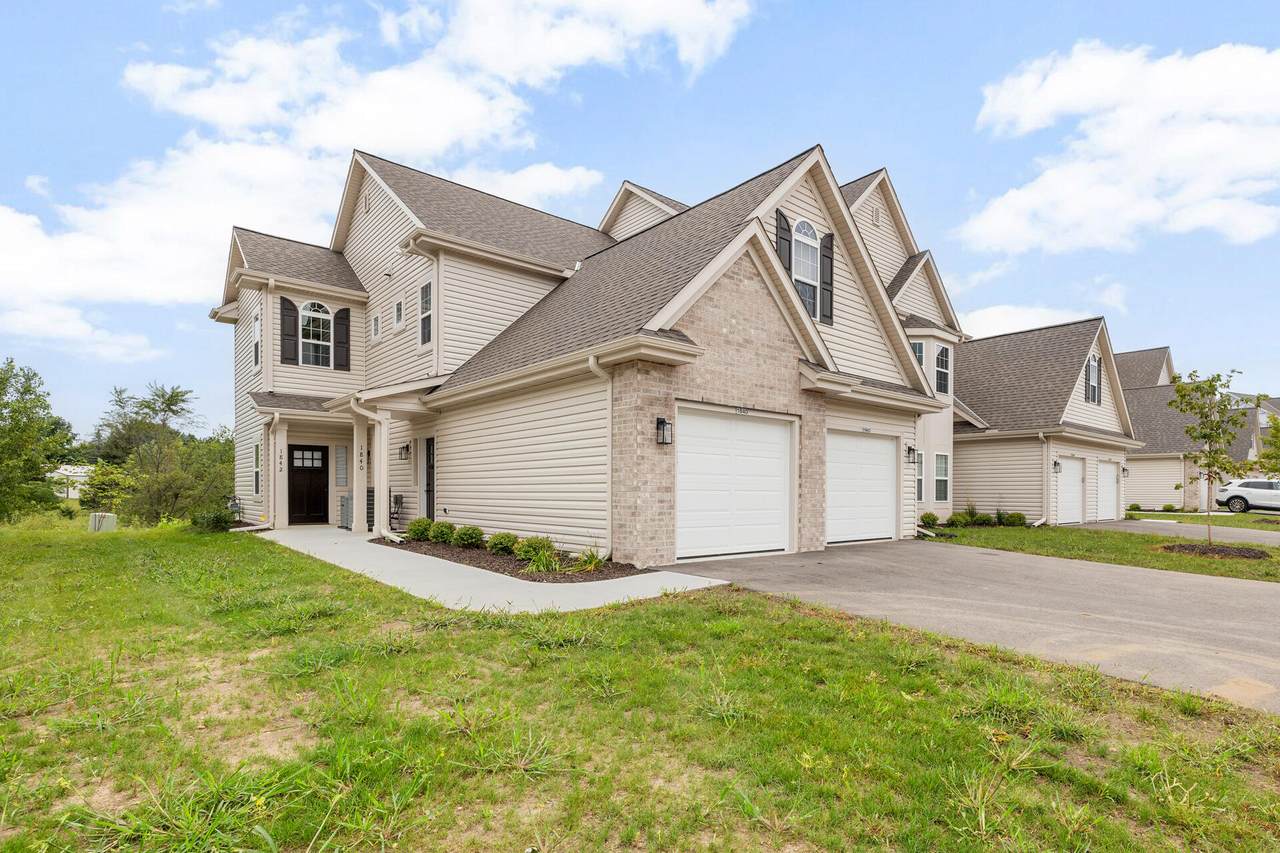 1820 Horseshoe Ln - Photo 1