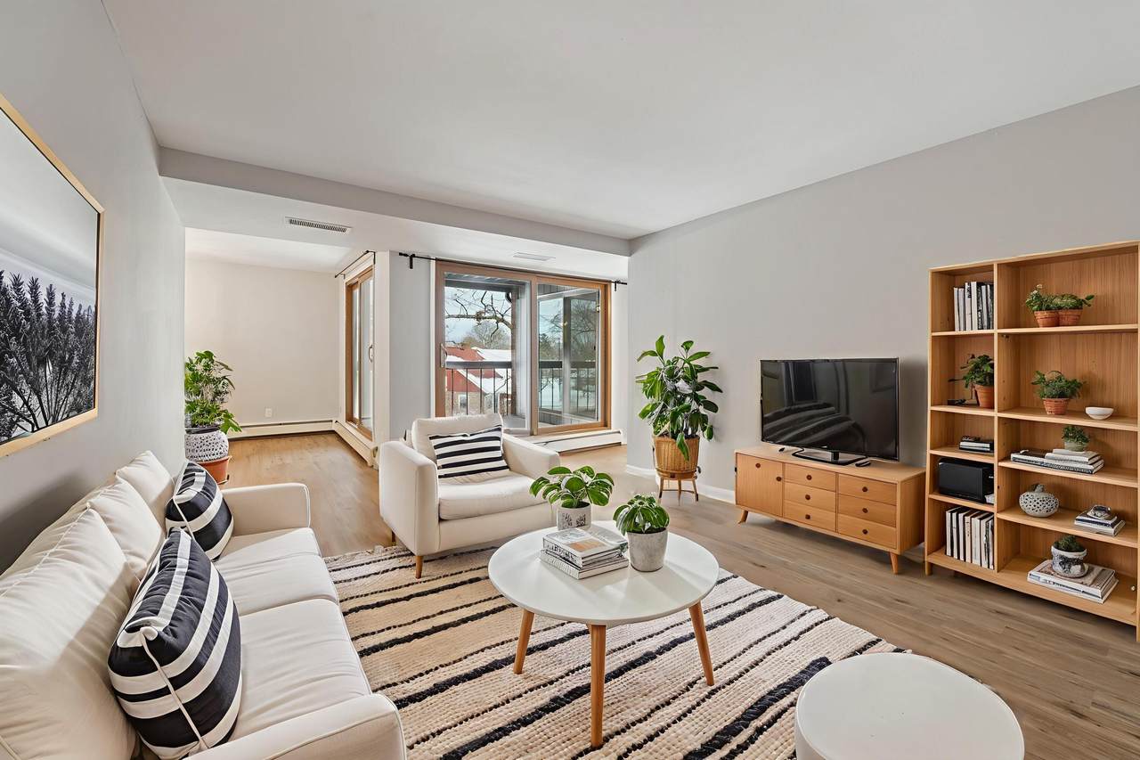 5200 Tuckaway Blvd - Photo 1