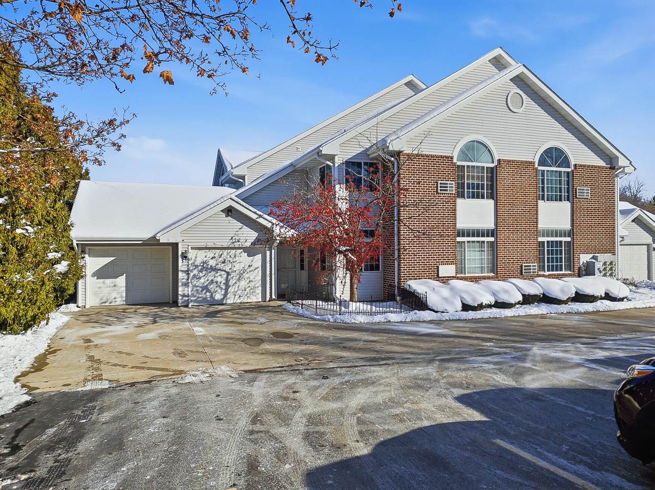 761 Cherokee Path - Photo 1