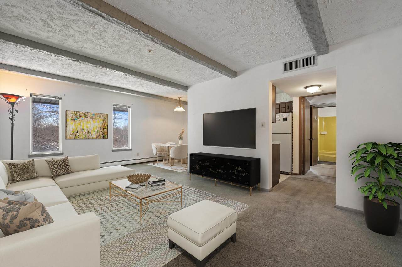 4000 Rivers Edge Cir - Photo 1