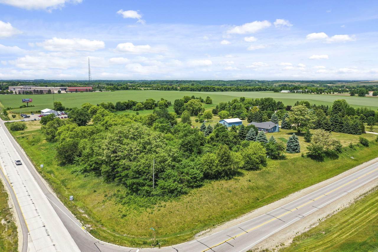 18514 75th St - Photo 1