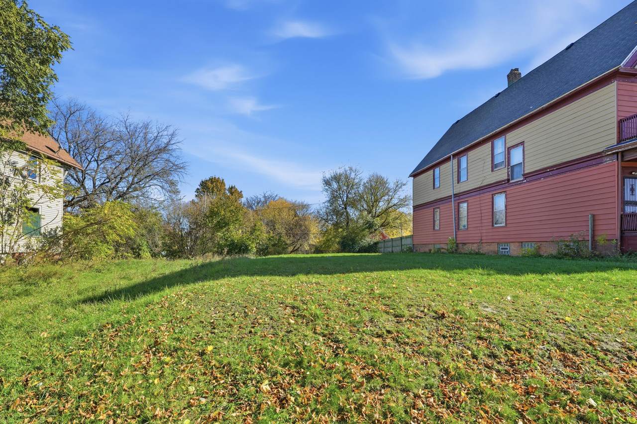 3024 2nd St - Photo 1