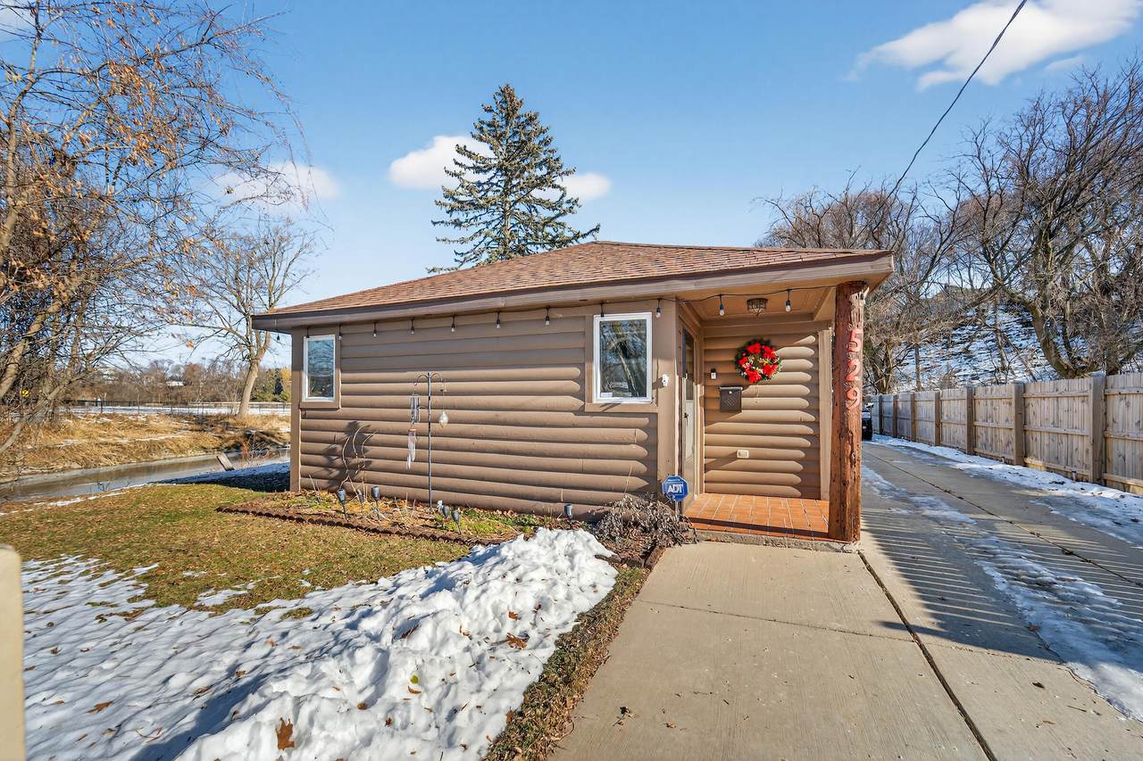 529 Park View Dr - Photo 1