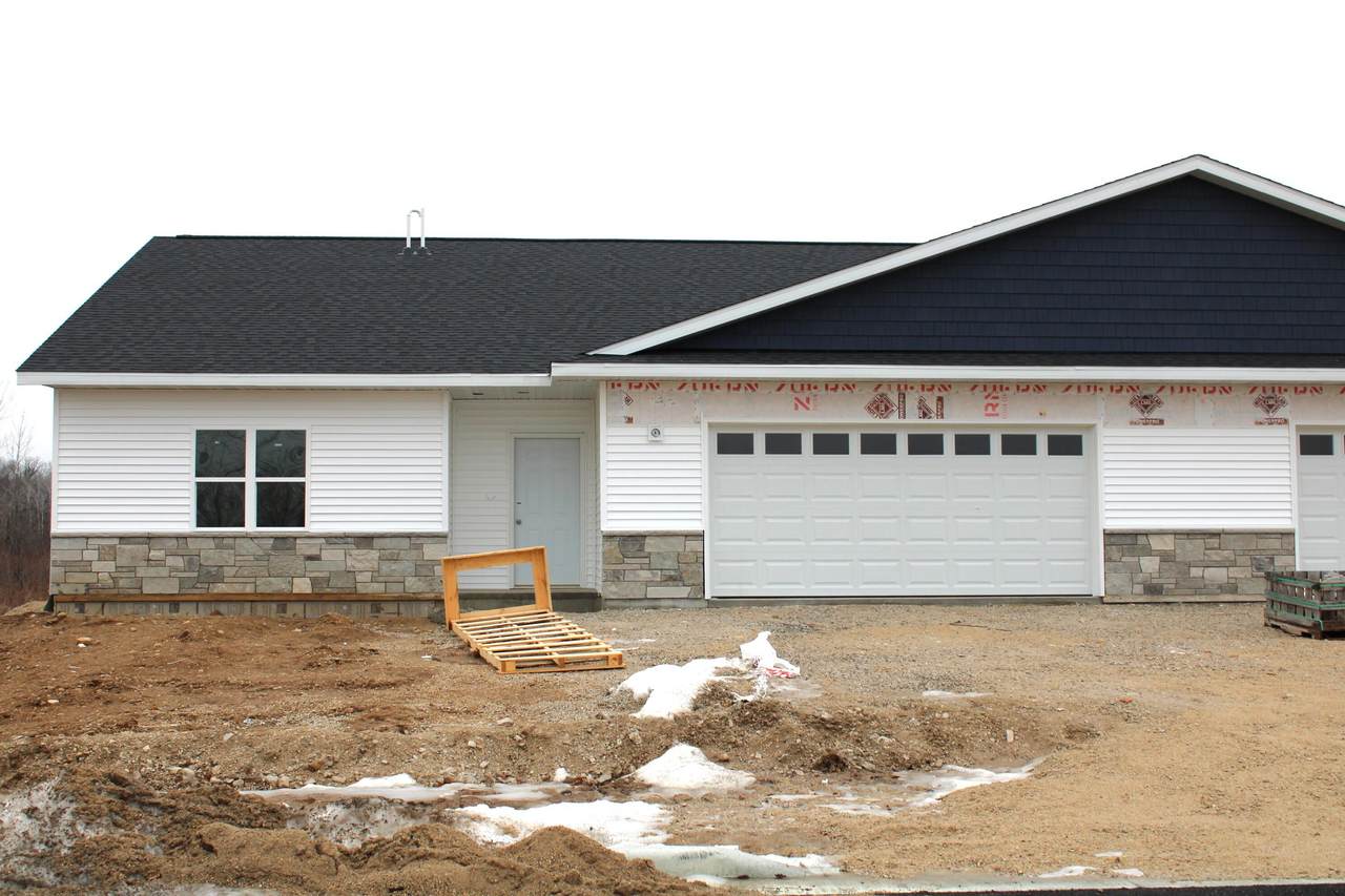 918 Drumlin Dr - Photo 1