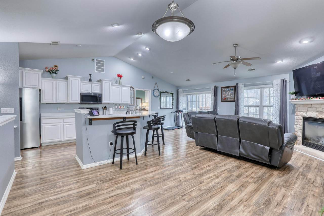 9239 54th St - Photo 1