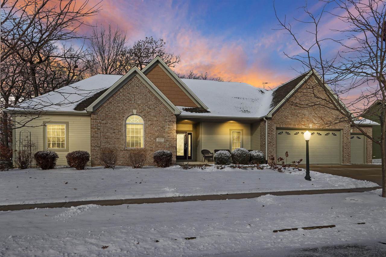 2117 Stonegate Rd - Photo 1