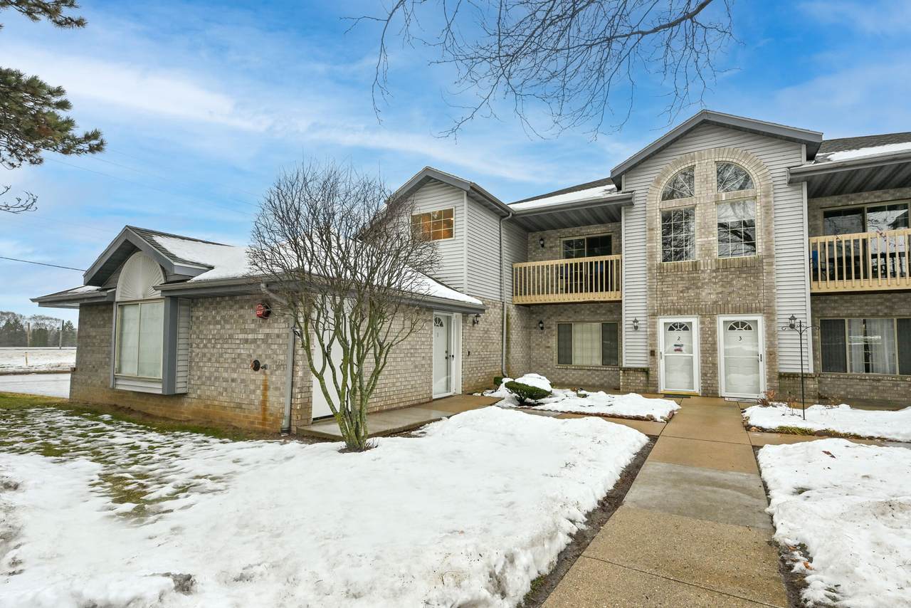 9390 Loomis Rd - Photo 1