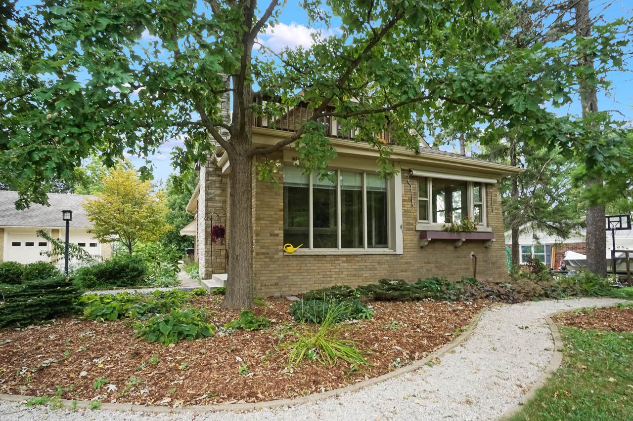 8221 Cedarburg Rd - Photo 1