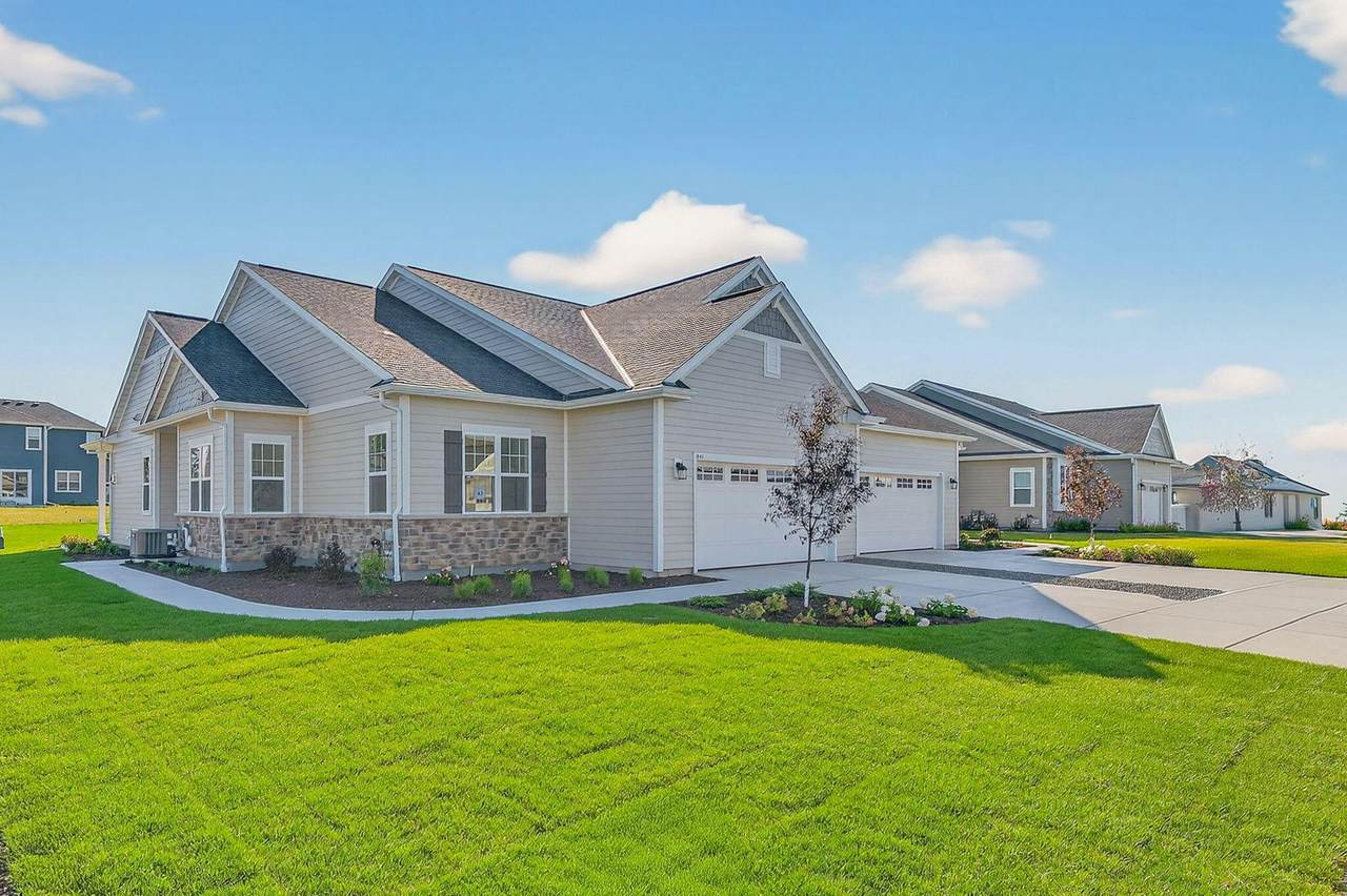 857 Stirling Dr - Photo 1