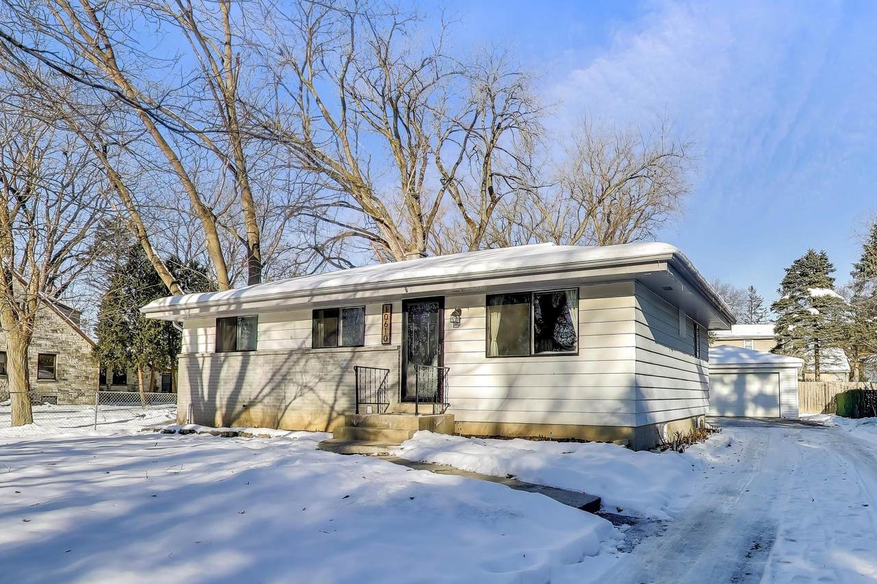 10610 Edgerton Ave - Photo 1
