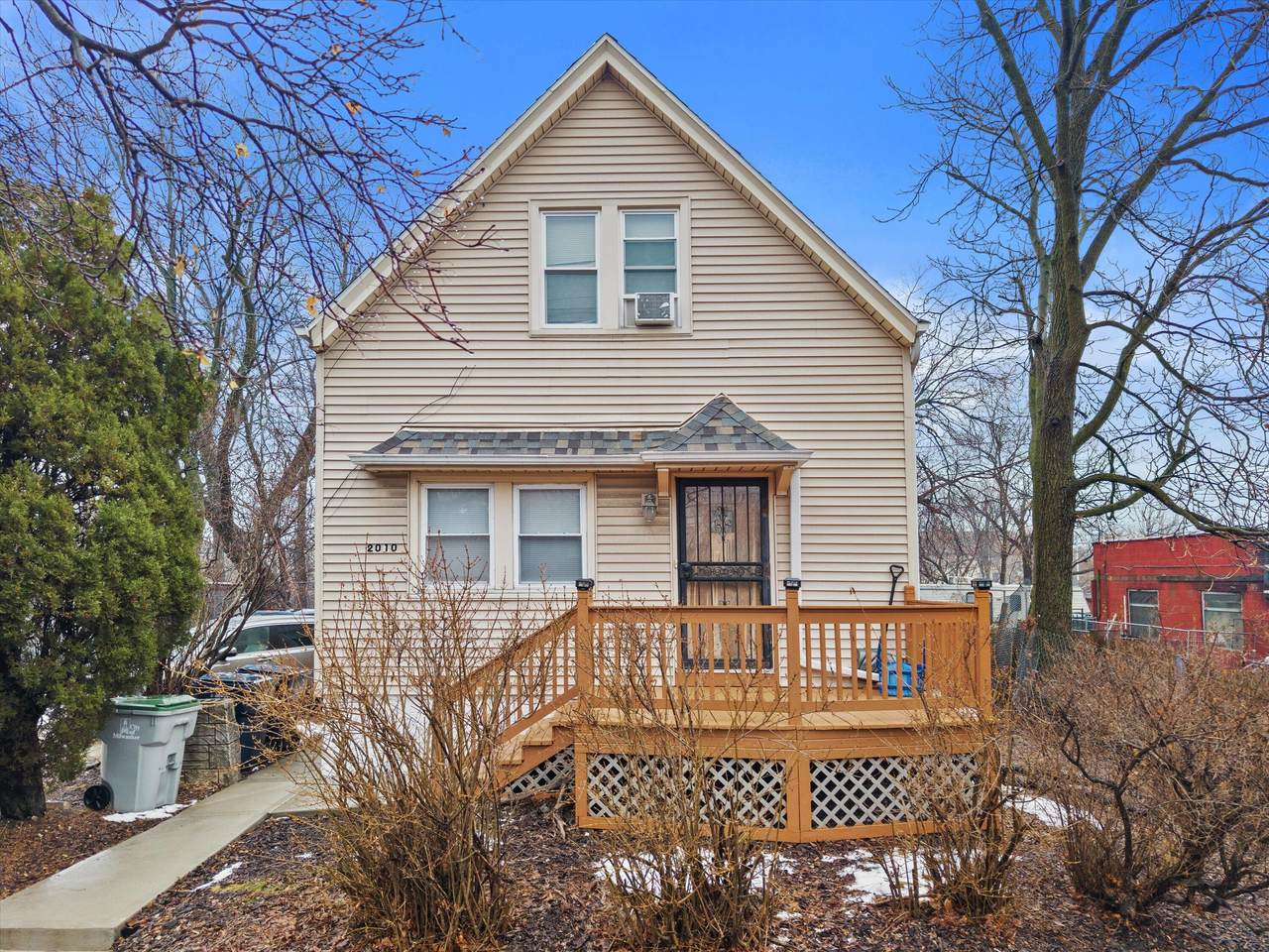 2010 31st St - Photo 1