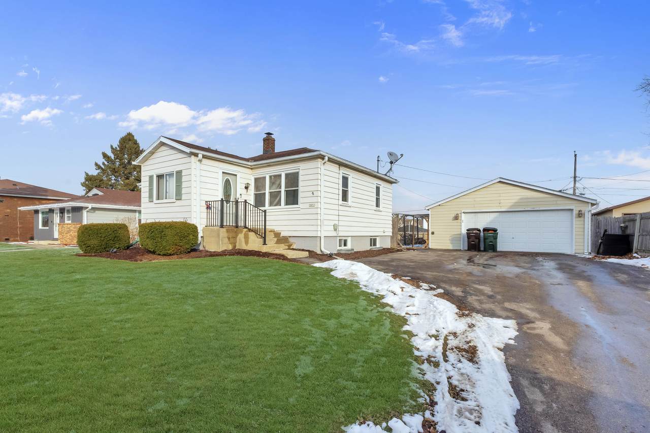 3051 90th St - Photo 1