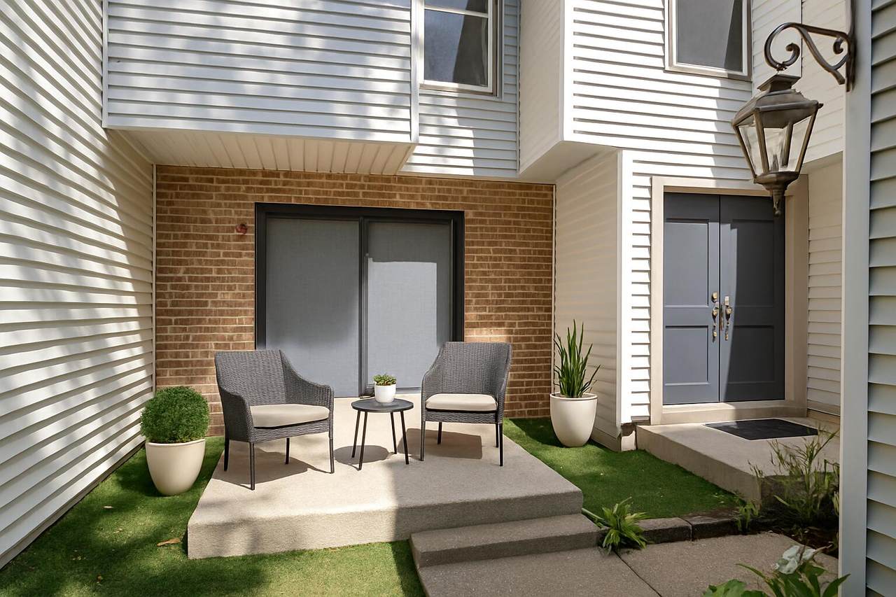 9034 70th St - Photo 1