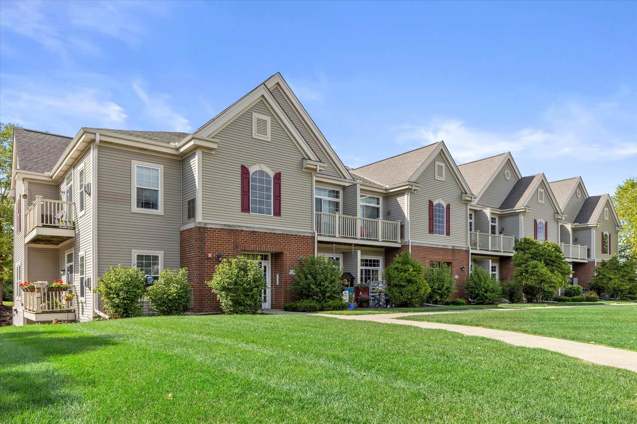 W206N16743 Blackberry Cir - Photo 1