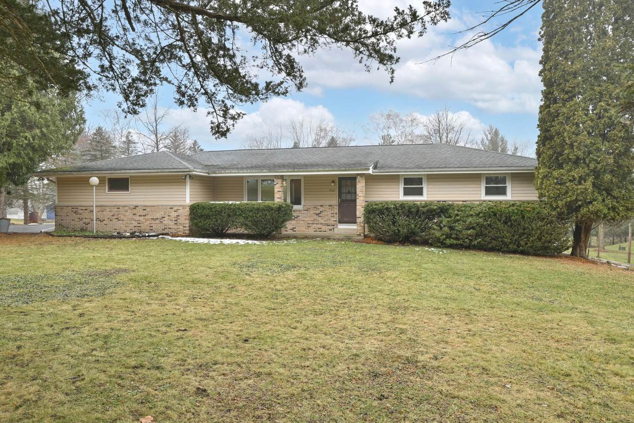 N5907 Aspen Dr - Photo 1