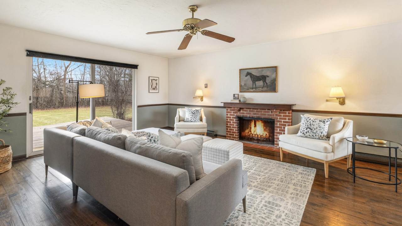 1445 Heather Ln - Photo 1