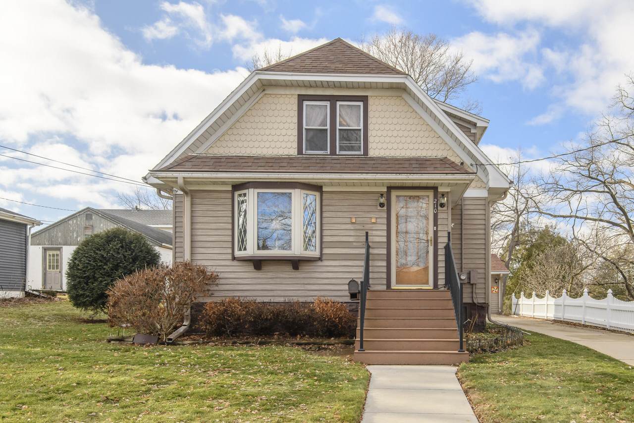 210 Chestnut St - Photo 1