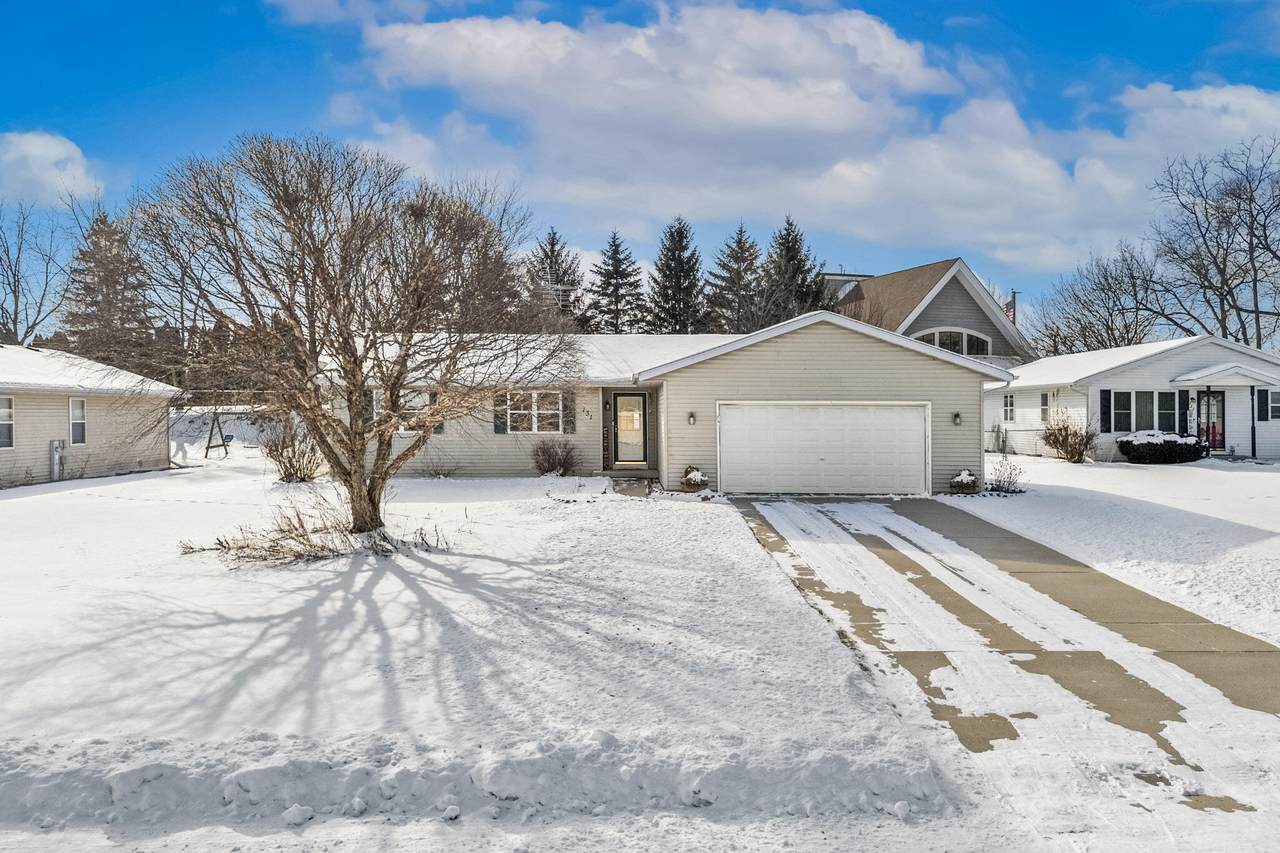 131 Emily Ct - Photo 1