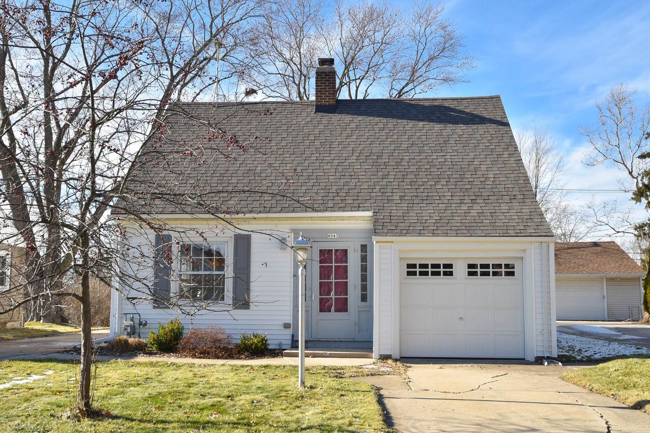 4043 110th St - Photo 1