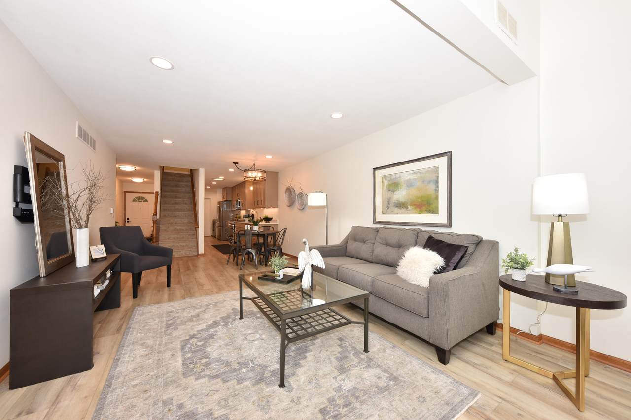 359 Hartford Sq - Photo 1