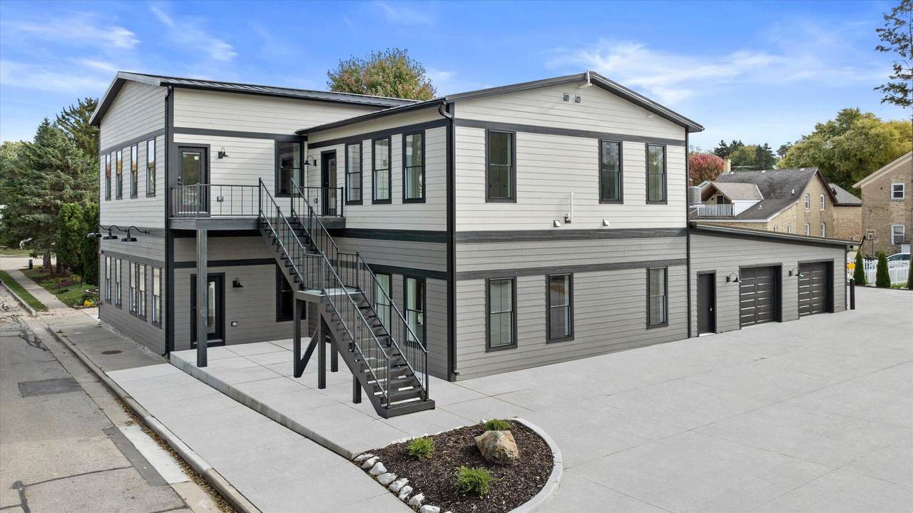 308 Oak St - Photo 1