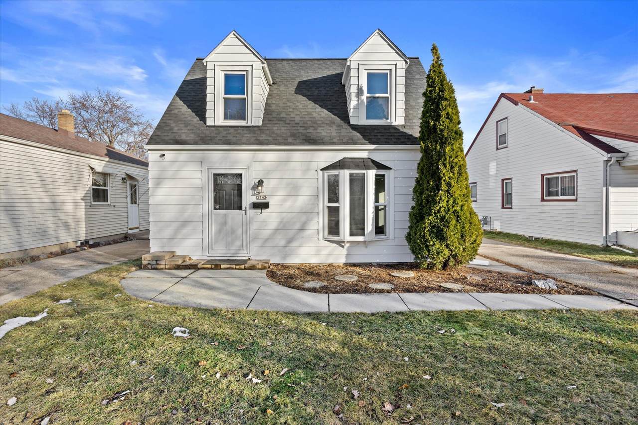 3742 97th Pl - Photo 1