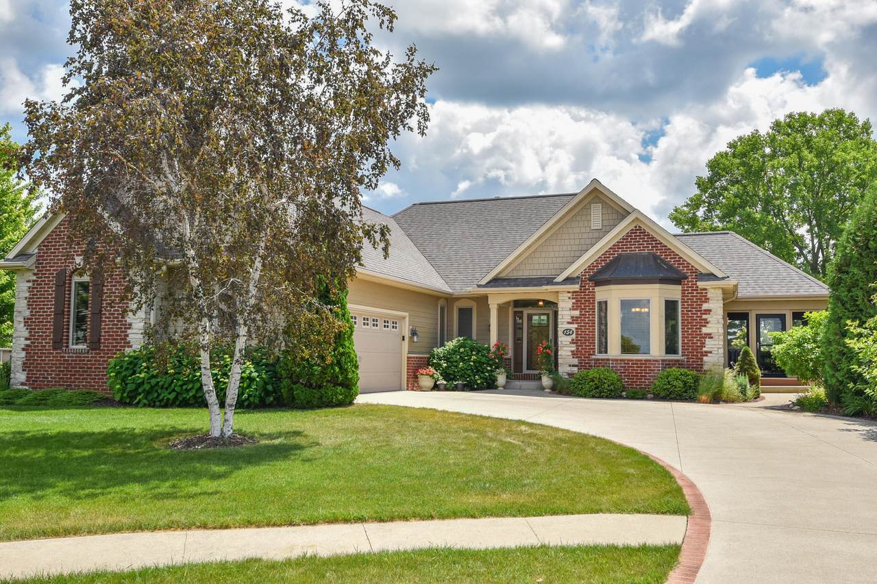 154 Water Ct - Photo 1