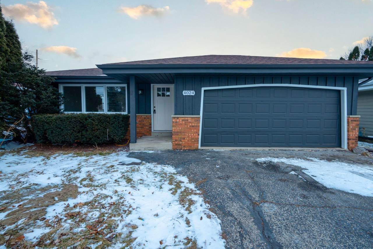 4024 92nd St - Photo 1