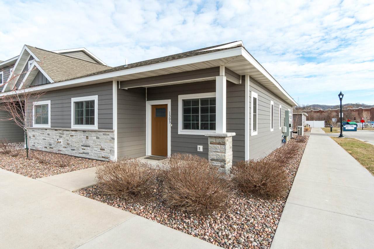 1303 Hagar St - Photo 1