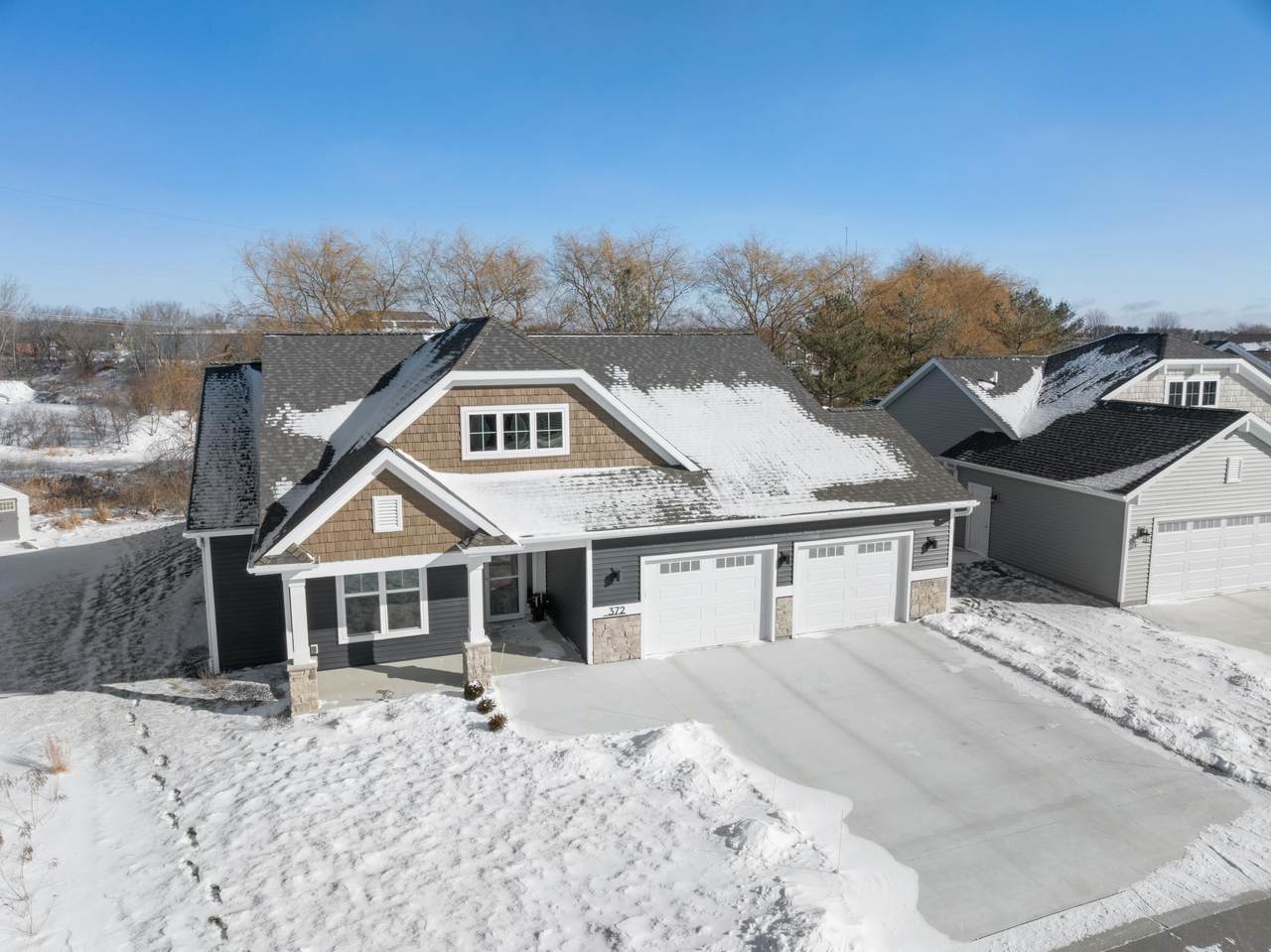 372 Vintage Dr - Photo 1